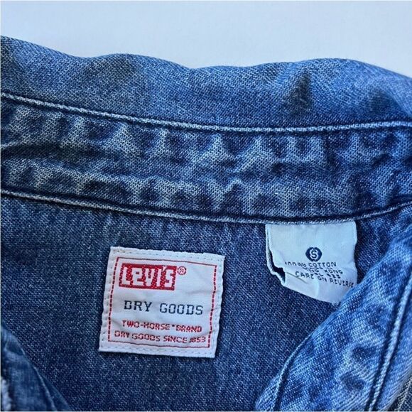 Levi’s Vintage 90’s Dry Goods Chambray Button Up XS - Picture 4 of 9